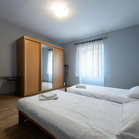Lägenhet Quattro Cantoni